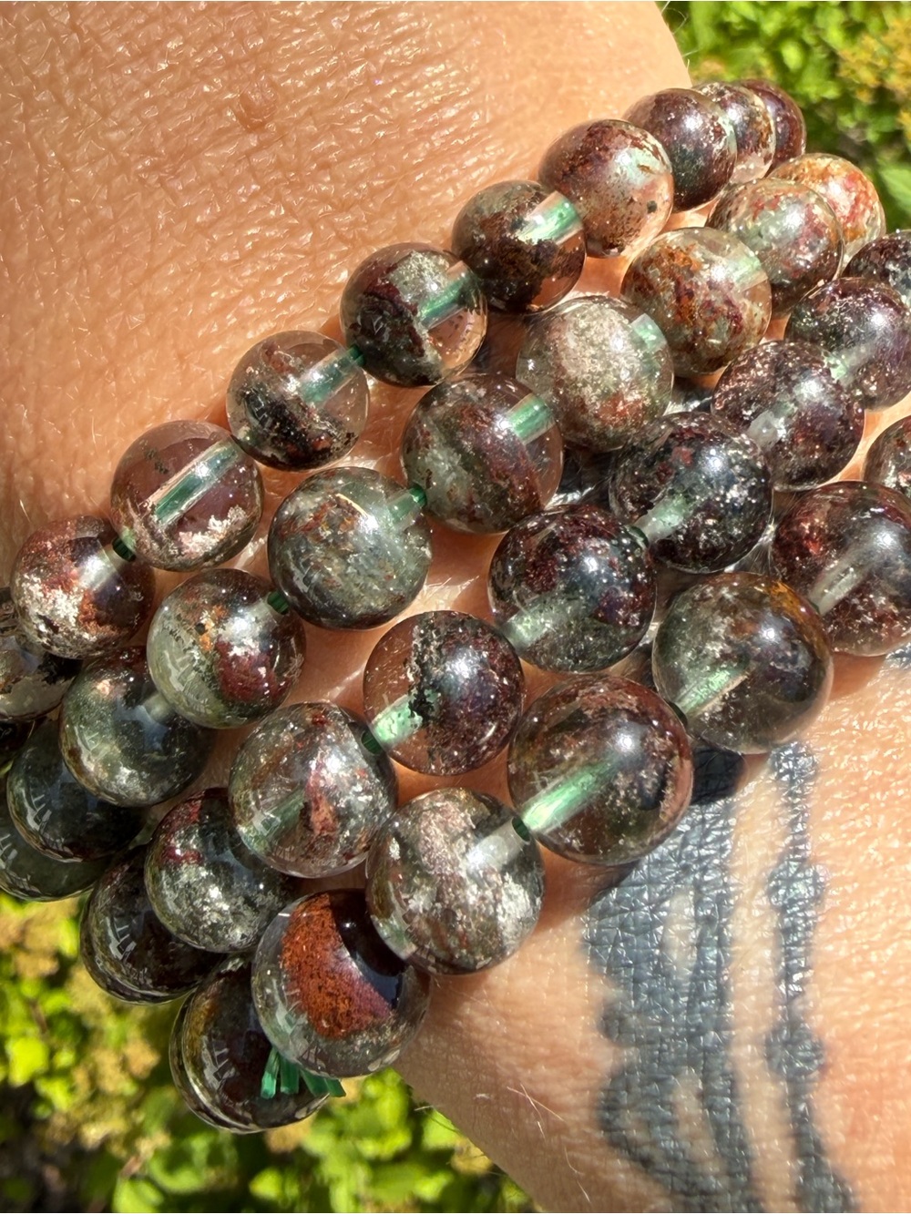 7-8mm Colorful Garden Quartz Bracelet (Lodolite) - Picture 4 of 8